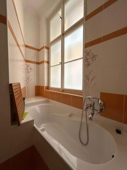 Cozygem Apt 2 Mins Walk Charles Bridge Apartmán